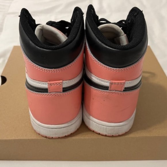 black and pink nike air jordans